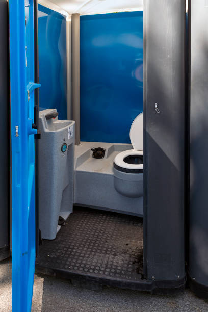Porta potty delivery and setup in Tres Arroyos, NM